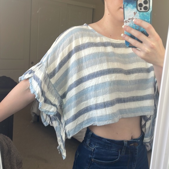 BCBGeneration Cropped Blouse Blue and White Striped Wide Fit Flutter Sleeve - Picture 2 of 8